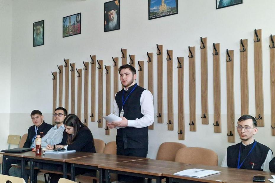 Elevii și profesorii Seminarului de la Mănăstirea Neamț, prezenți la Simpozionul „Teologie și Cultură”